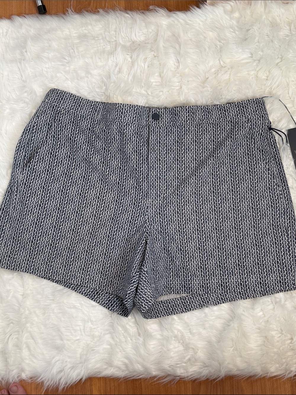 Men's VRST Resort Short Light Sand Geometric Print Slim Fit Short XL NWT